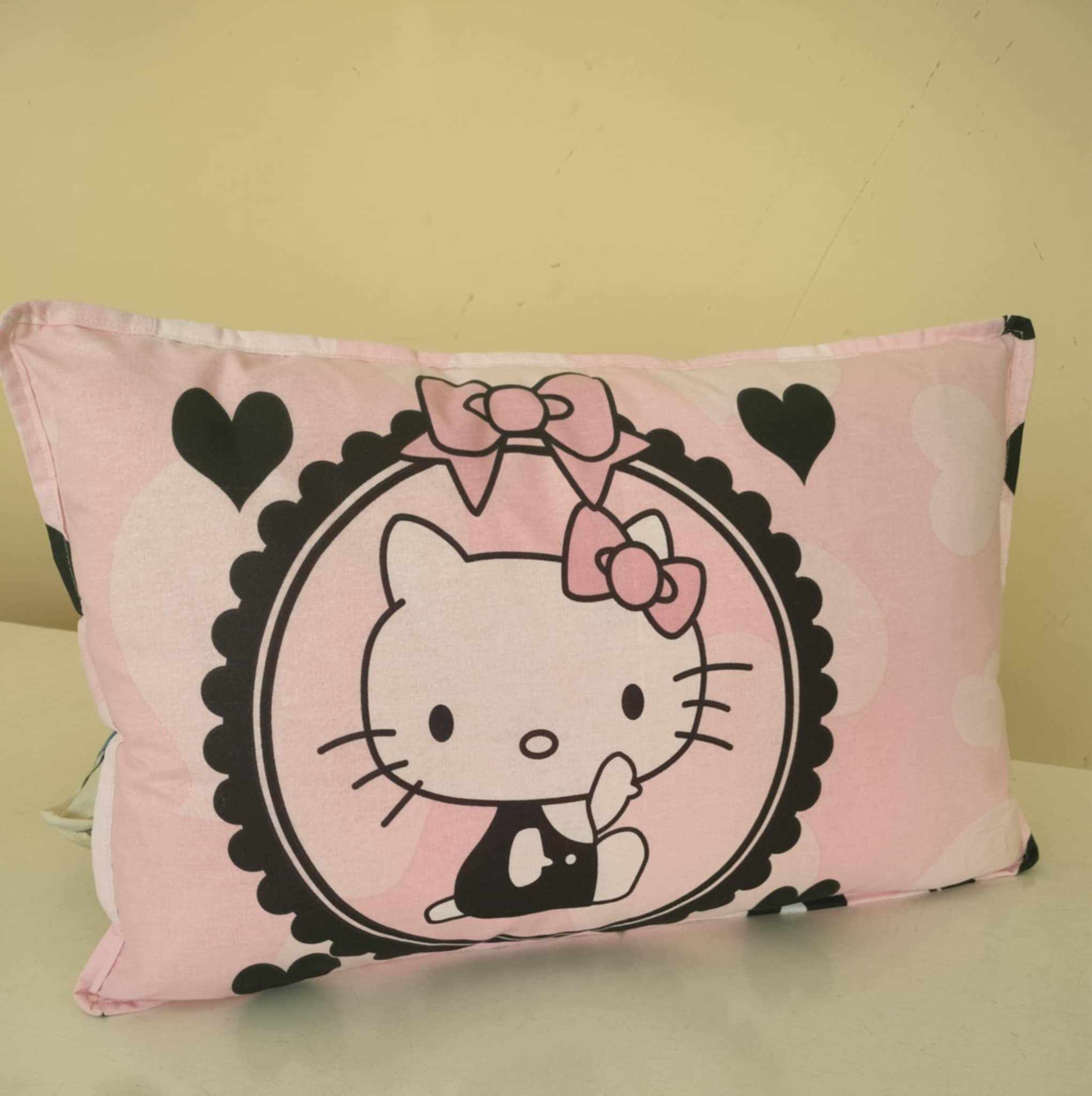 Vaikiška pagalvė "Hello Kitty 2", 55*35cm.